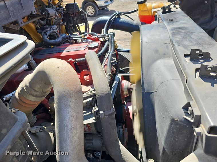 image for item DO4269 2018 International 4300  box truck