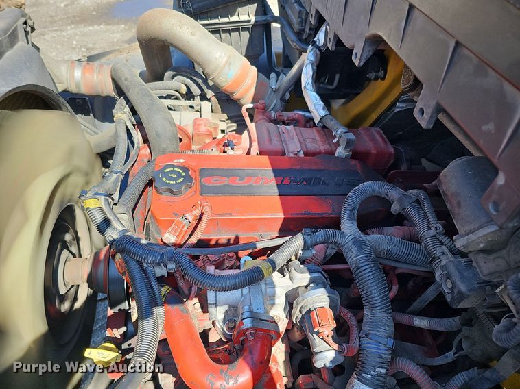 image for item DO4269 2018 International 4300  box truck