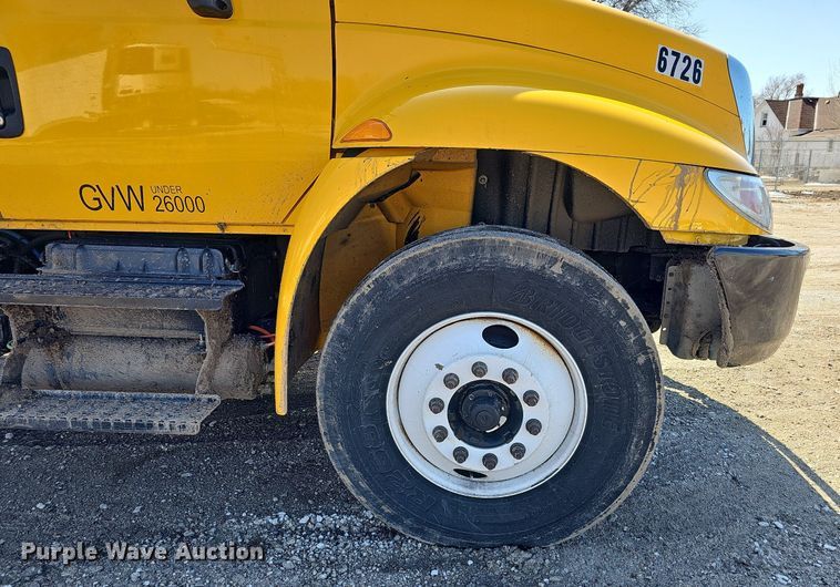 image for item DO4269 2018 International 4300  box truck