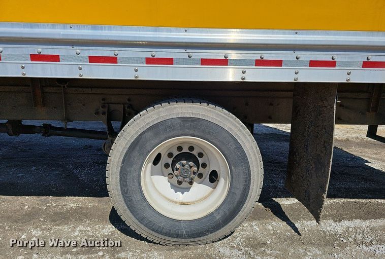 image for item DO4269 2018 International 4300  box truck