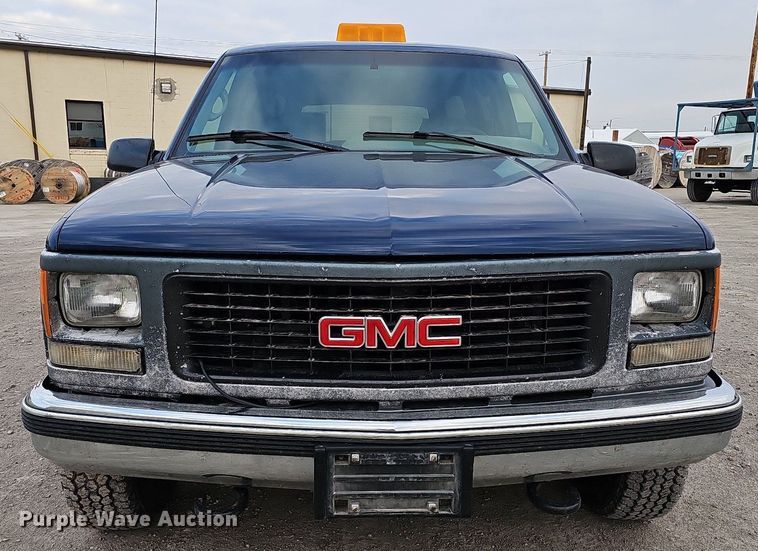 image for item DO4271 1996 GMC Suburban 2500 SL  SUV