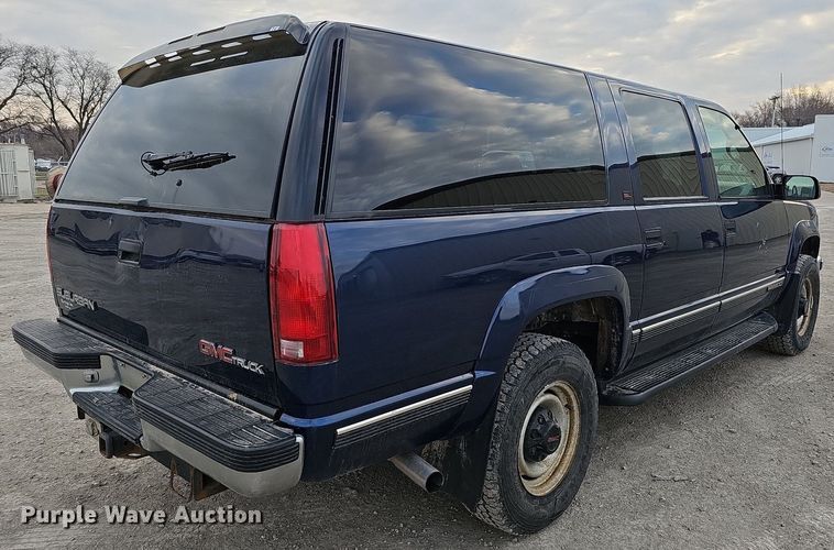 image for item DO4271 1996 GMC Suburban 2500 SL  SUV