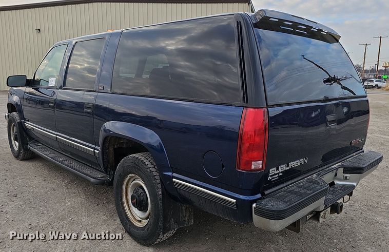 image for item DO4271 1996 GMC Suburban 2500 SL  SUV