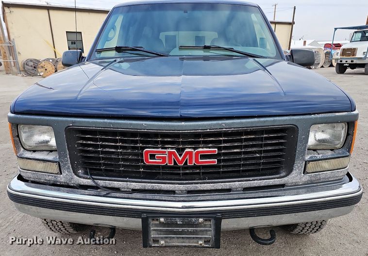 image for item DO4271 1996 GMC Suburban 2500 SL  SUV