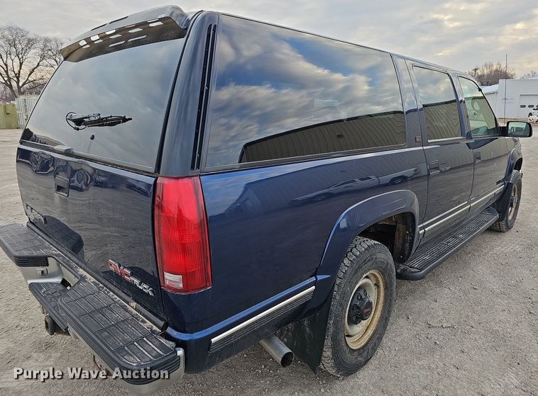 image for item DO4271 1996 GMC Suburban 2500 SL  SUV