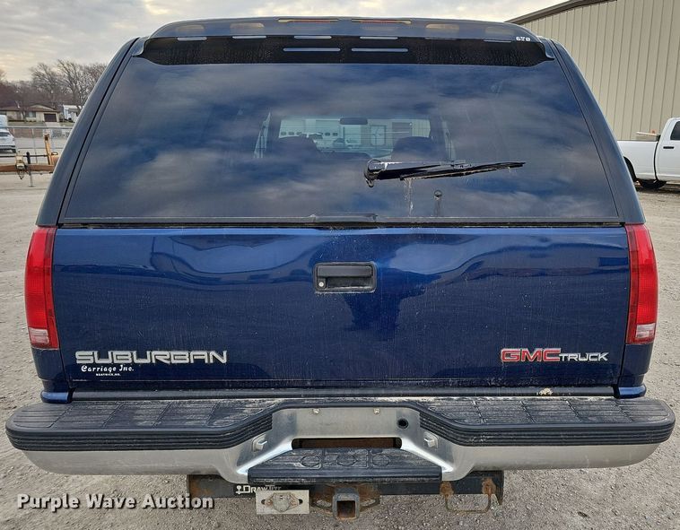 image for item DO4271 1996 GMC Suburban 2500 SL  SUV