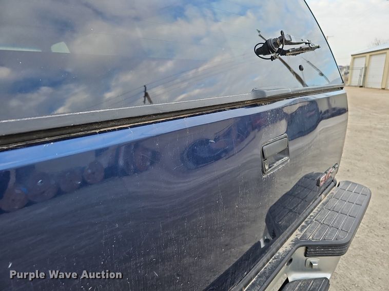 image for item DO4271 1996 GMC Suburban 2500 SL  SUV