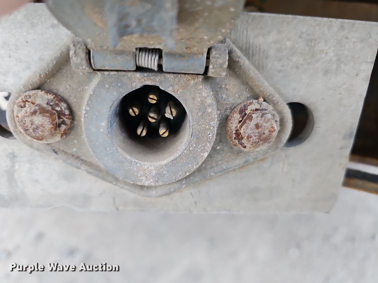 image for item DO4271 1996 GMC Suburban 2500 SL  SUV