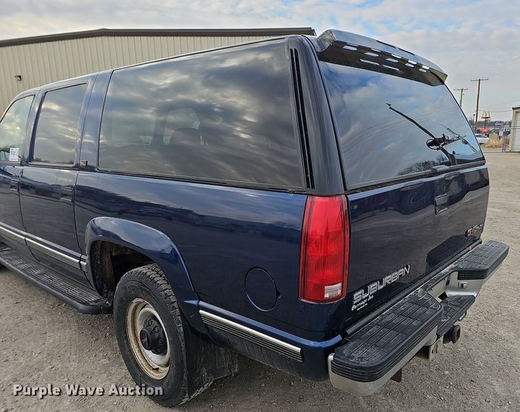 image for item DO4271 1996 GMC Suburban 2500 SL  SUV