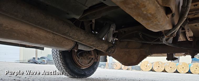 image for item DO4271 1996 GMC Suburban 2500 SL  SUV