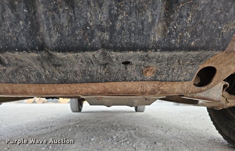 image for item DO4271 1996 GMC Suburban 2500 SL  SUV