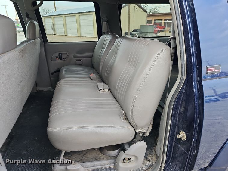 image for item DO4271 1996 GMC Suburban 2500 SL  SUV