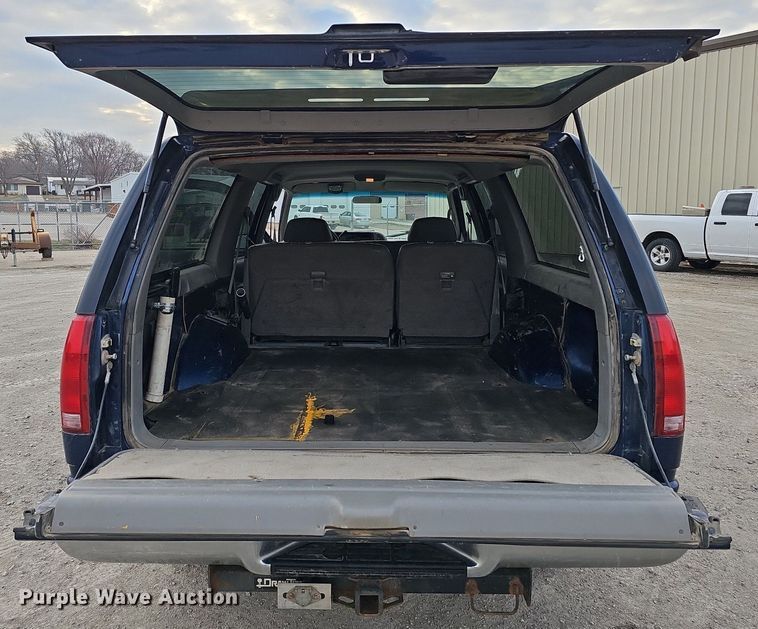 image for item DO4271 1996 GMC Suburban 2500 SL  SUV