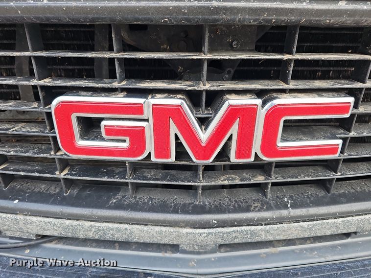 image for item DO4271 1996 GMC Suburban 2500 SL  SUV