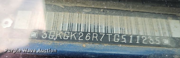 image for item DO4271 1996 GMC Suburban 2500 SL  SUV