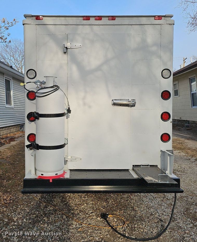 image for item DO4277 1988 Chevrolet P30  food truck