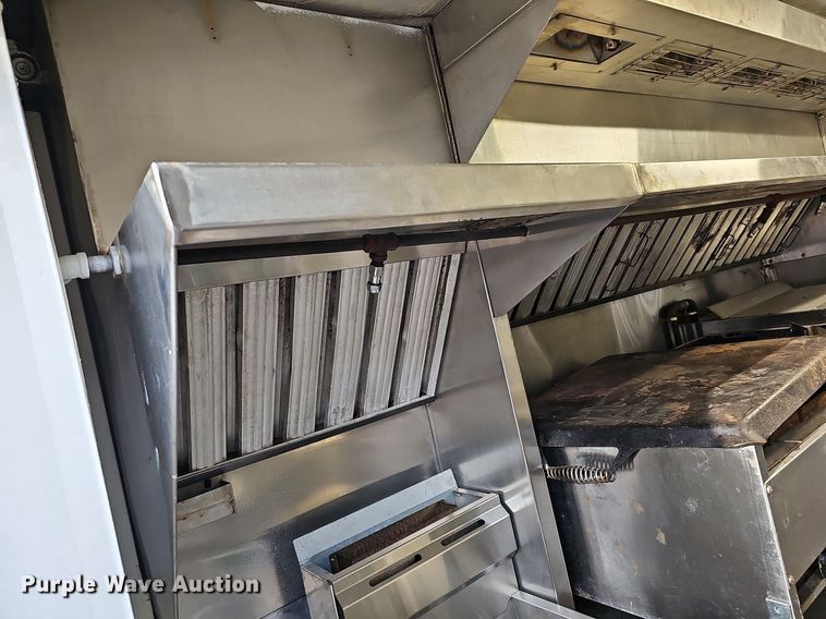 image for item DO4277 1988 Chevrolet P30  food truck