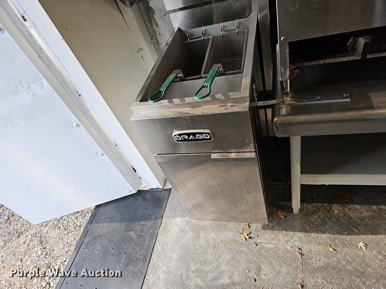 image for item DO4277 1988 Chevrolet P30  food truck