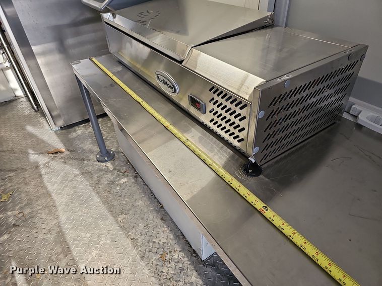 image for item DO4277 1988 Chevrolet P30  food truck