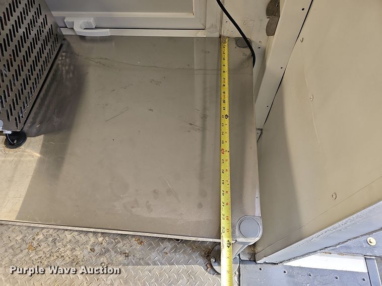 image for item DO4277 1988 Chevrolet P30  food truck