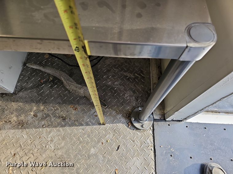 image for item DO4277 1988 Chevrolet P30  food truck