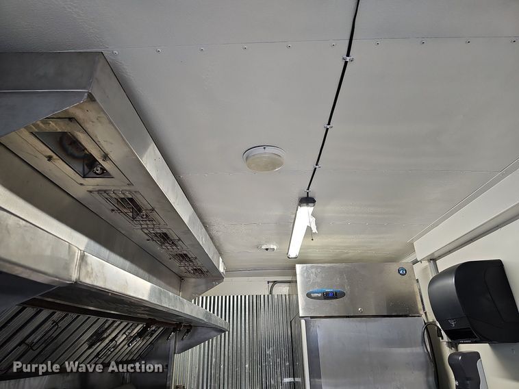 image for item DO4277 1988 Chevrolet P30  food truck