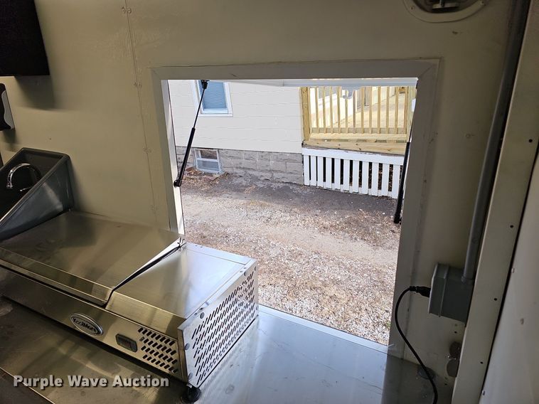 image for item DO4277 1988 Chevrolet P30  food truck