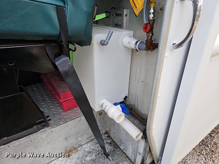 image for item DO4277 1988 Chevrolet P30  food truck