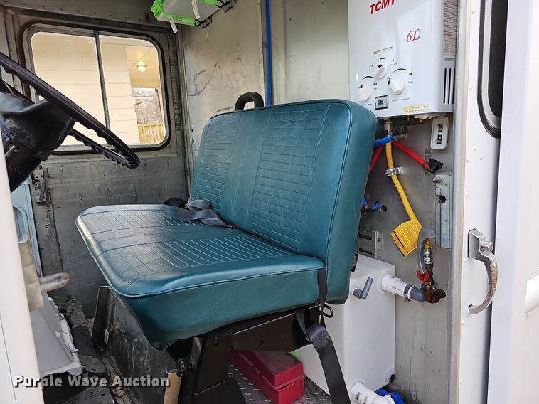 image for item DO4277 1988 Chevrolet P30  food truck