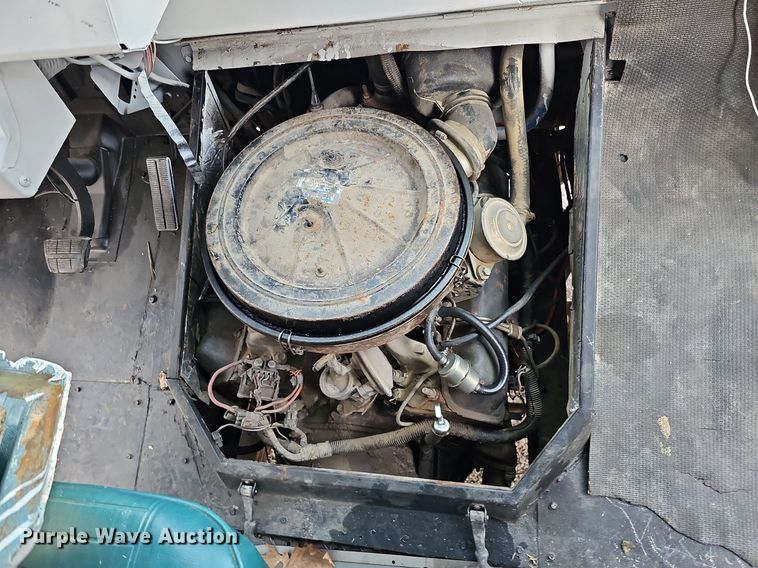 image for item DO4277 1988 Chevrolet P30  food truck