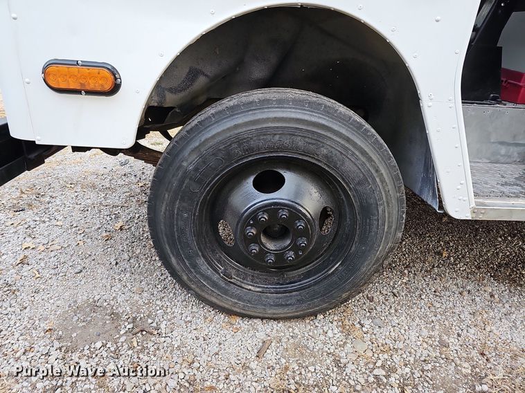 image for item DO4277 1988 Chevrolet P30  food truck