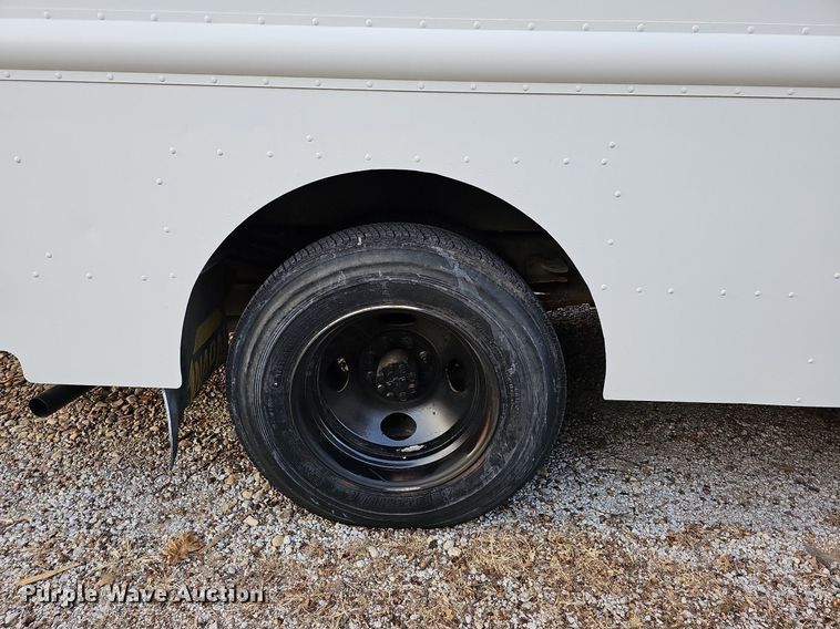 image for item DO4277 1988 Chevrolet P30  food truck