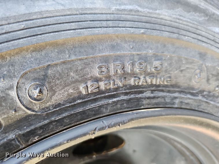 image for item DO4277 1988 Chevrolet P30  food truck