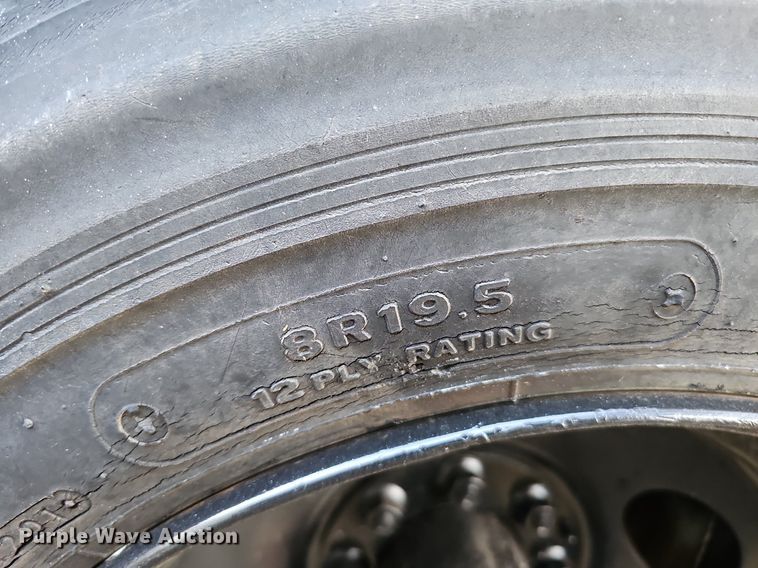 image for item DO4277 1988 Chevrolet P30  food truck