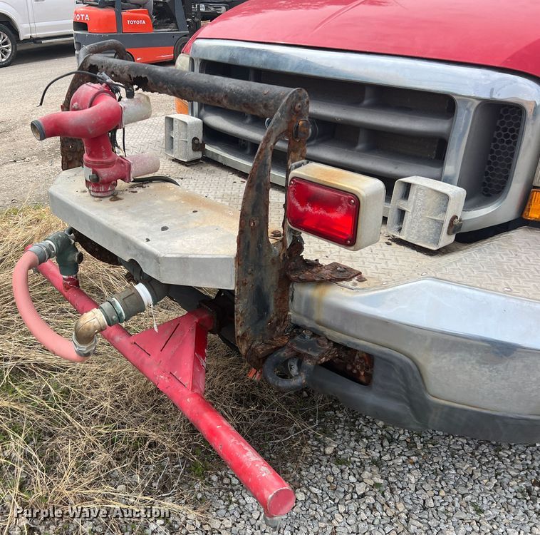 image for item DO8967 2000 Ford F550 Super Duty  brush fire truck