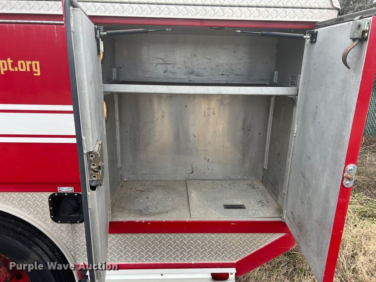 image for item DO8967 2000 Ford F550 Super Duty  brush fire truck