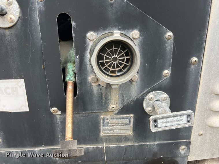 image for item DO8967 2000 Ford F550 Super Duty  brush fire truck