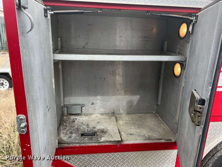 image for item DO8967 2000 Ford F550 Super Duty  brush fire truck