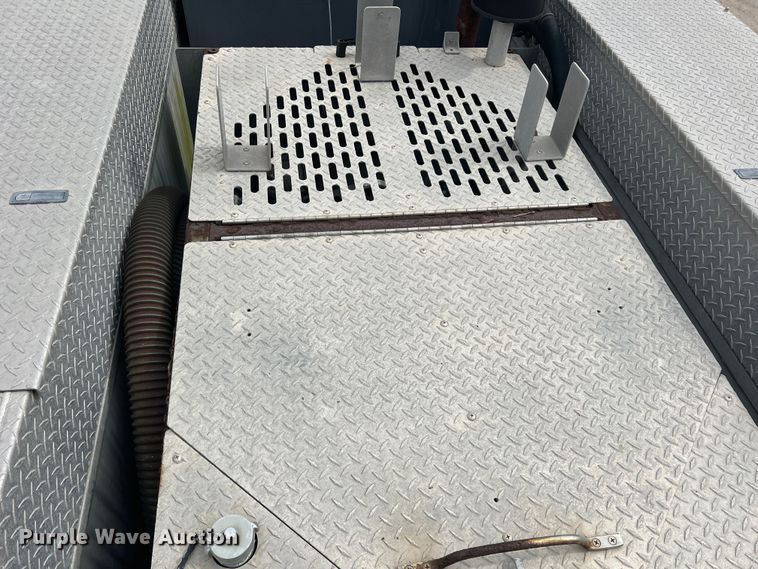 image for item DO8967 2000 Ford F550 Super Duty  brush fire truck