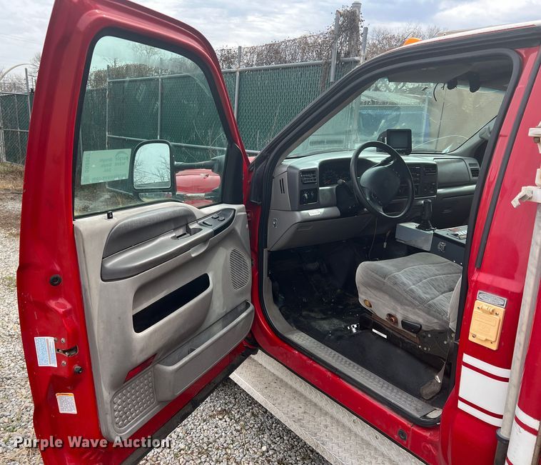 image for item DO8967 2000 Ford F550 Super Duty  brush fire truck