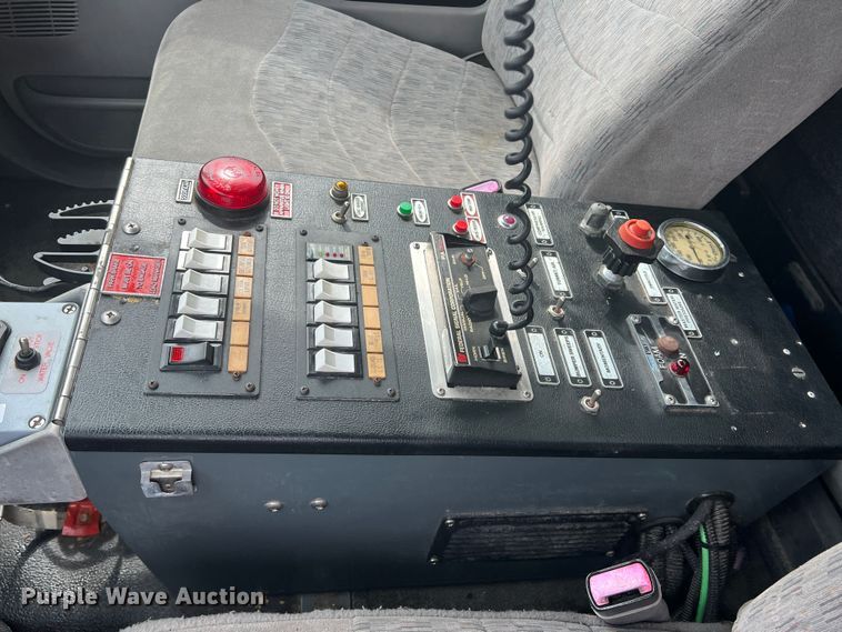 image for item DO8967 2000 Ford F550 Super Duty  brush fire truck