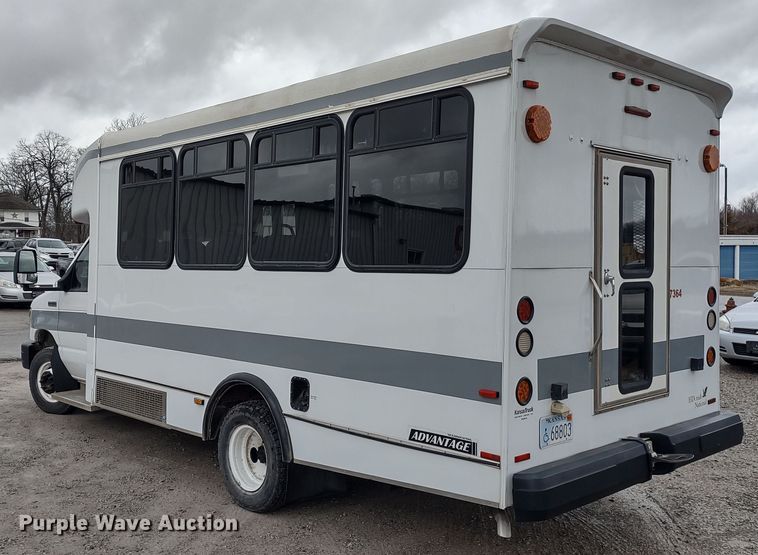 image for item DQ1587 2015 Ford E450 Super Duty El Dorado  shuttle bus