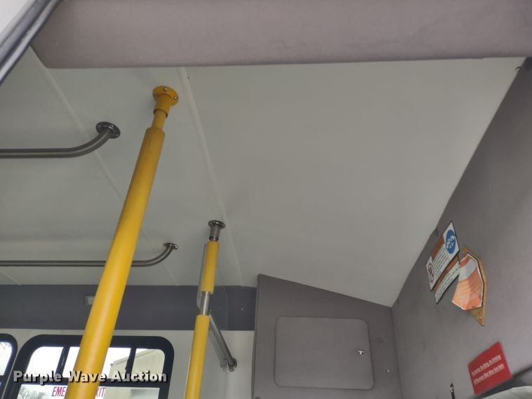 image for item DQ1587 2015 Ford E450 Super Duty El Dorado  shuttle bus