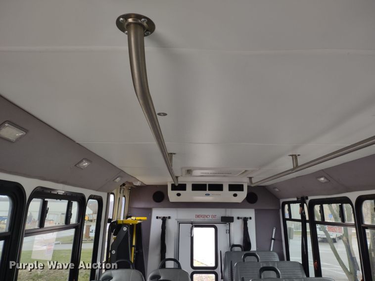 image for item DQ1587 2015 Ford E450 Super Duty El Dorado  shuttle bus