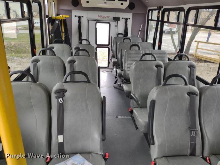 image for item DQ1587 2015 Ford E450 Super Duty El Dorado  shuttle bus