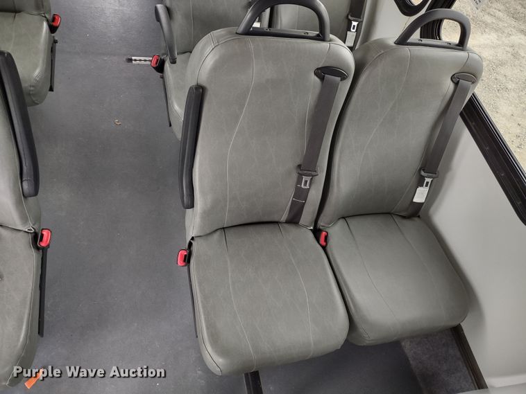 image for item DQ1587 2015 Ford E450 Super Duty El Dorado  shuttle bus