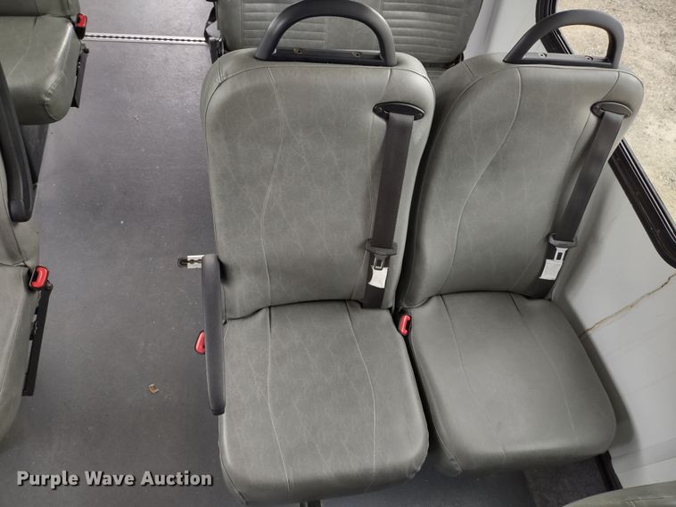 image for item DQ1587 2015 Ford E450 Super Duty El Dorado  shuttle bus