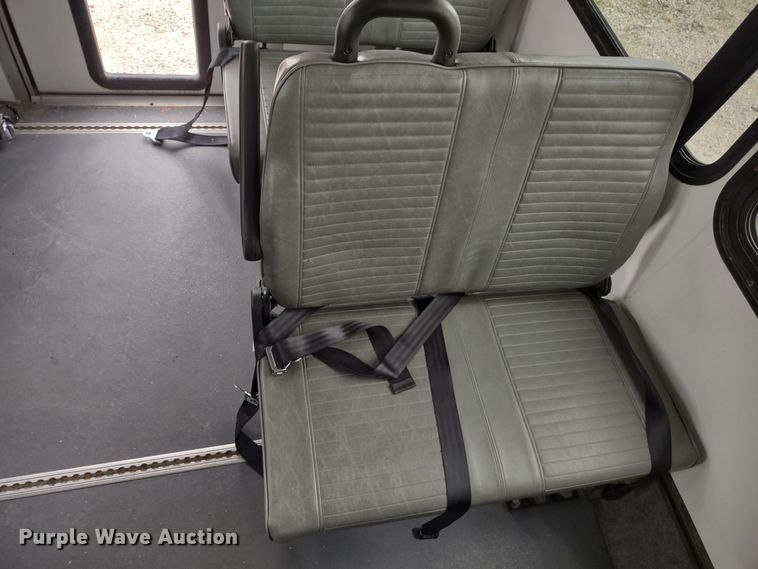 image for item DQ1587 2015 Ford E450 Super Duty El Dorado  shuttle bus