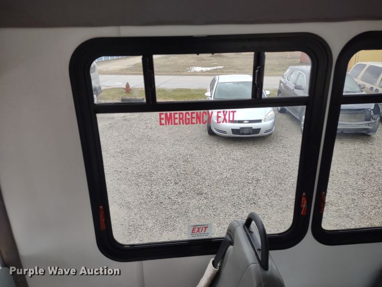 image for item DQ1587 2015 Ford E450 Super Duty El Dorado  shuttle bus