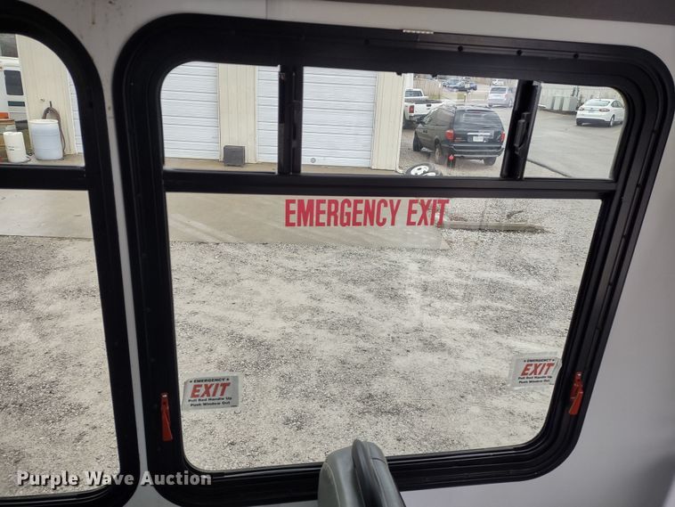 image for item DQ1587 2015 Ford E450 Super Duty El Dorado  shuttle bus